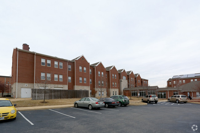 Building Photo - Les Chateaux North Apartments