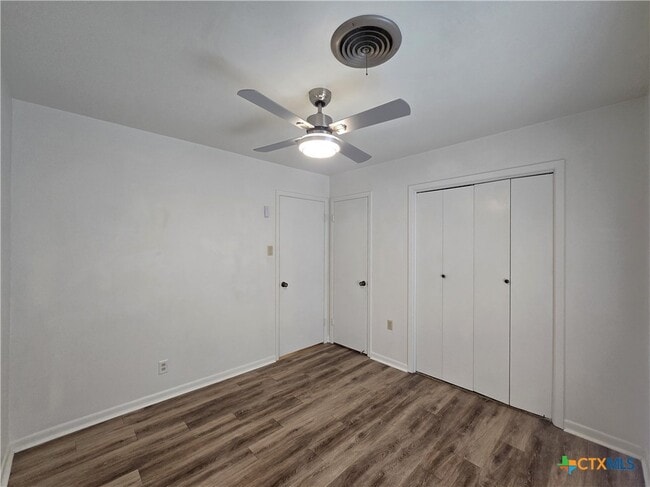 Building Photo - 1401 W Ave B