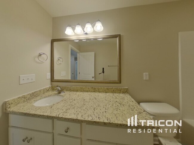 Building Photo - 211 Savannah Hills Dr