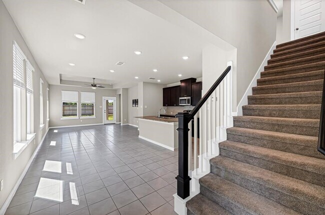 Building Photo - 7138 Clearwater Cv Dr