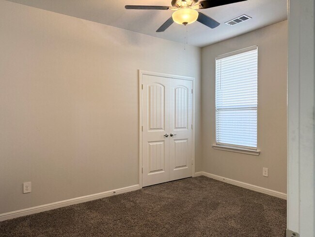 Building Photo - 7104 Thomas Paine Rd