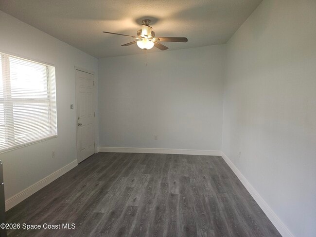 Building Photo - 135 Roosevelt Ave