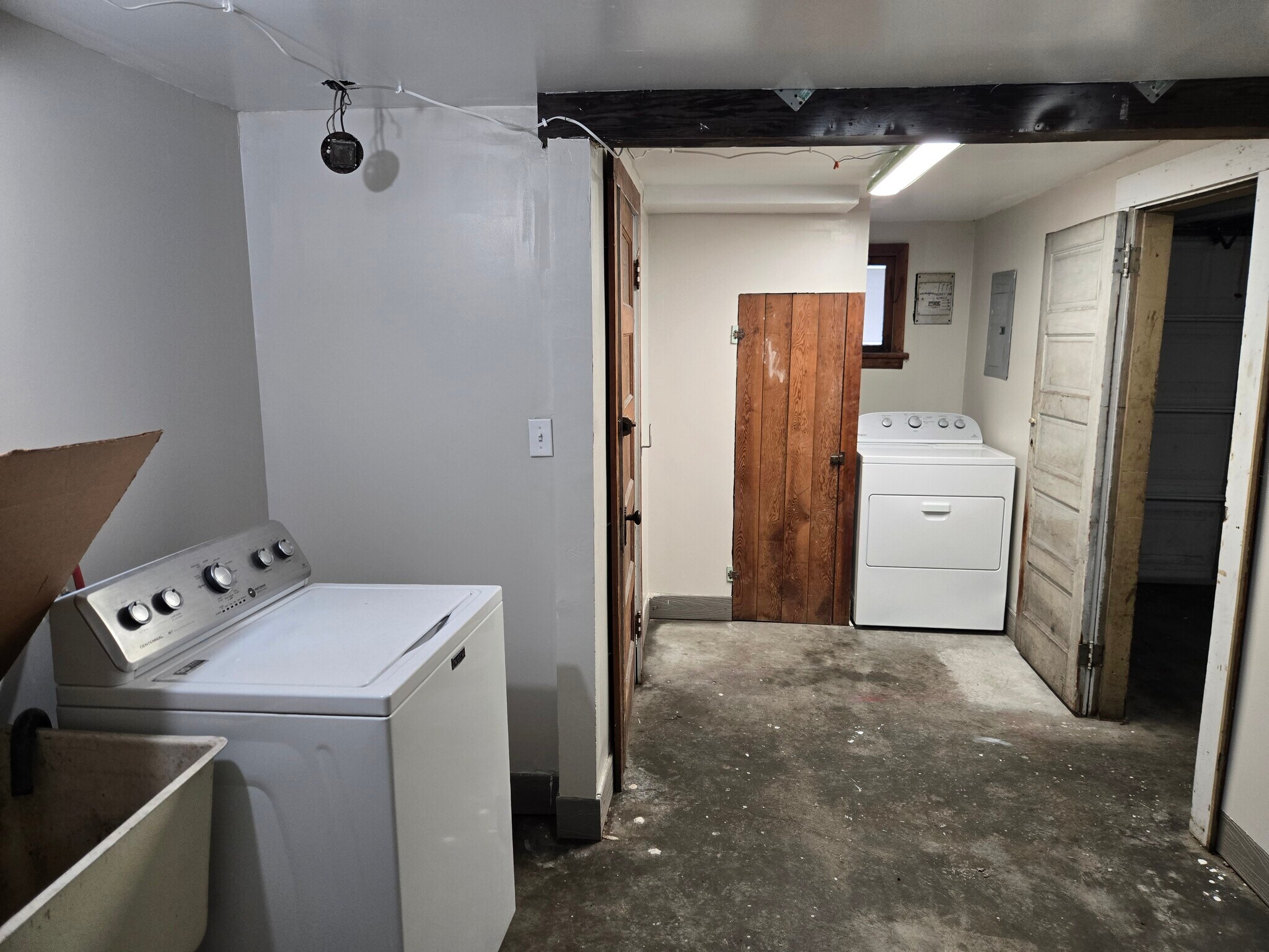 Laundry - 1726 Hoyt Ave