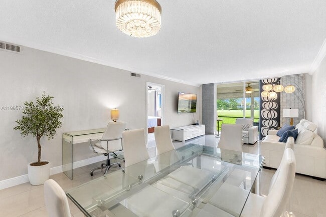 Building Photo - 9200 N Hollybrook Lake Dr