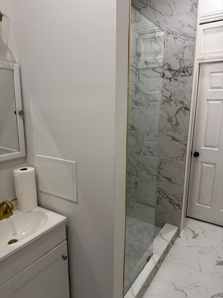 Building Photo - 5409 Walnut St