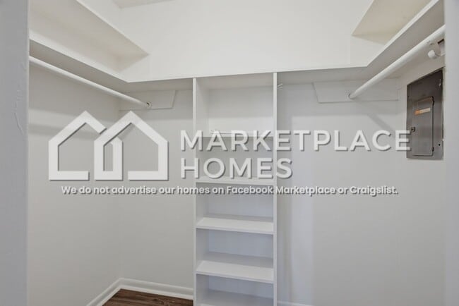 Building Photo - 4326 Christina St