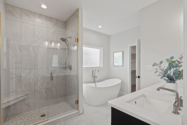 Building Photo - 2801 Easley Cabin Cir