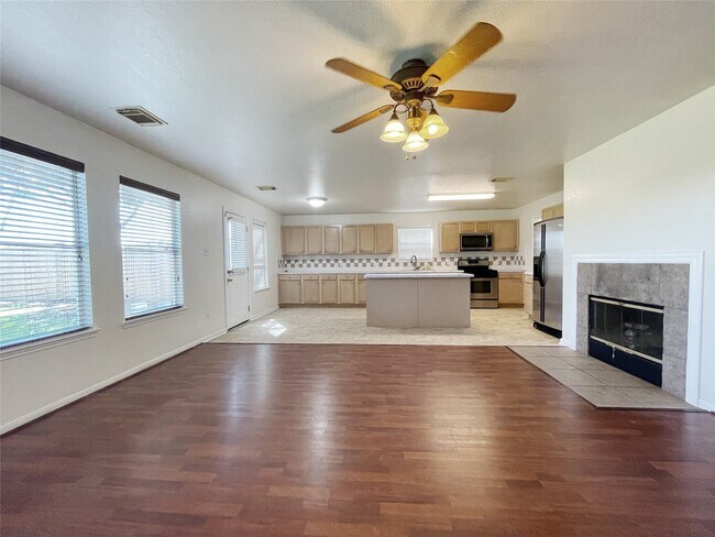 Building Photo - 15723 Crooked Arrow Dr