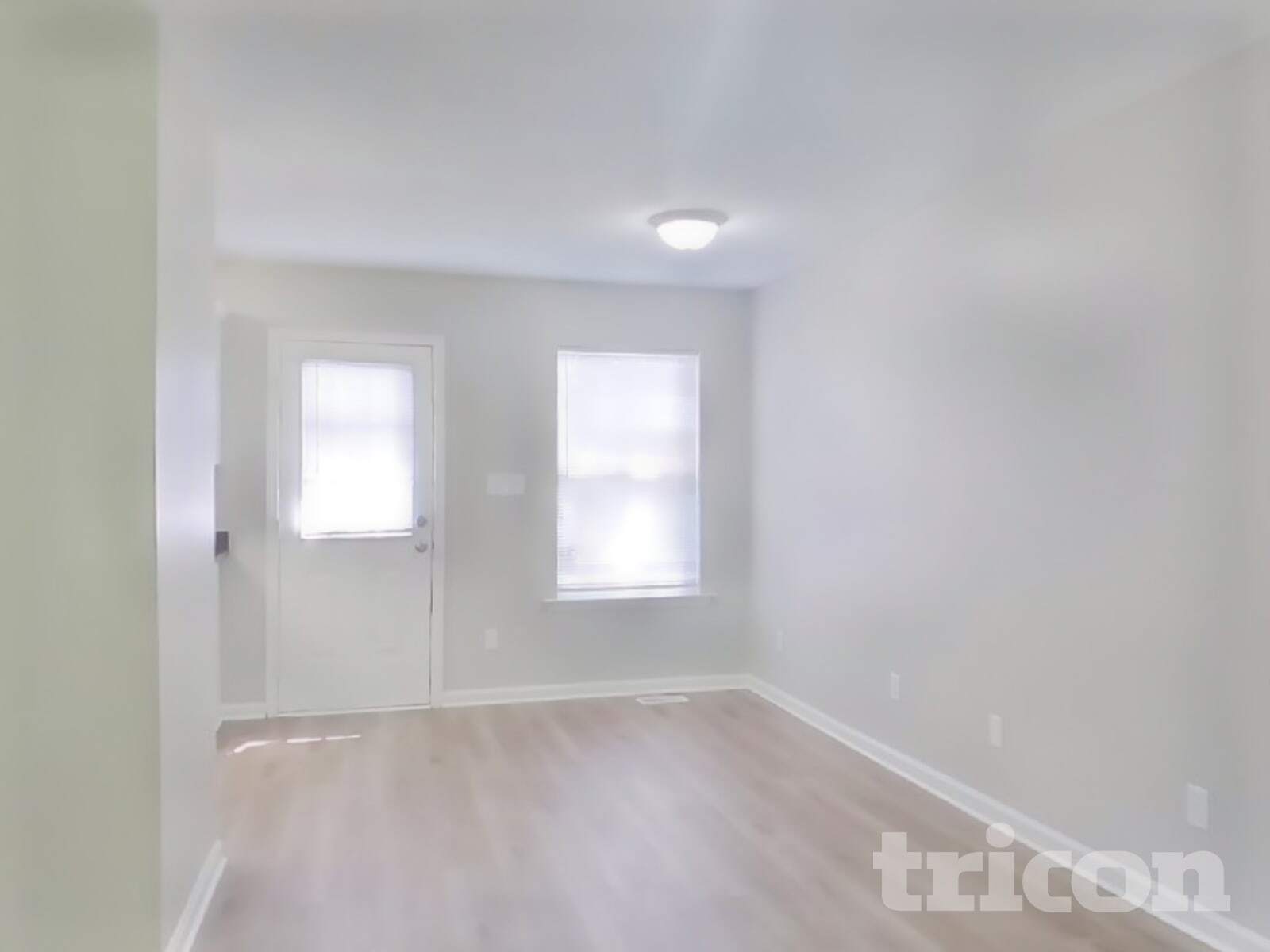 Building Photo - 2425 Saluda Dr