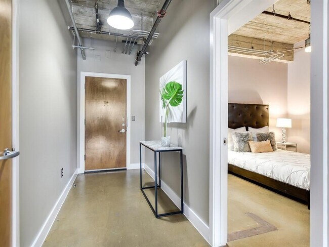 Building Photo - 710 Colorado St