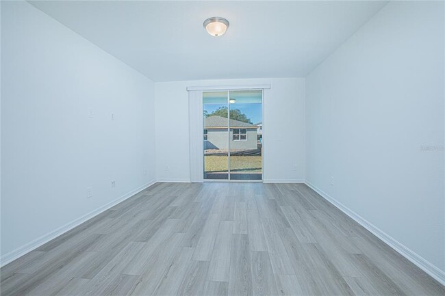 Building Photo - 2930 Sunstar Dr