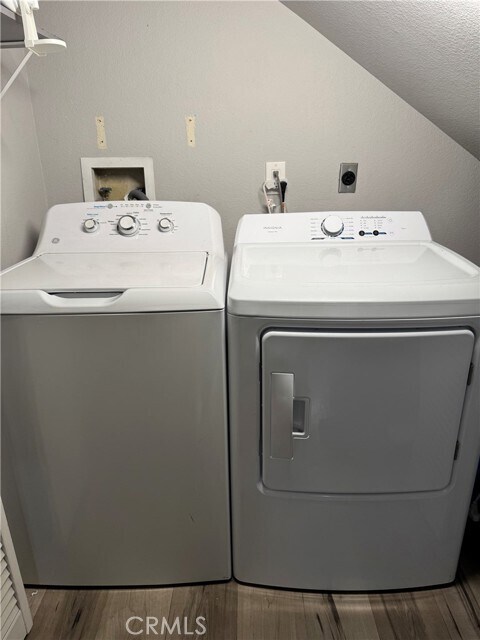 Building Photo - 9734 Maple St