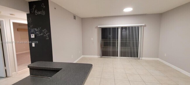 Building Photo - 471 NE 25th St