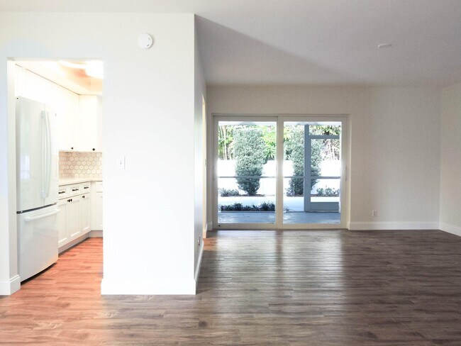 Building Photo - 136 Yacht Club Dr