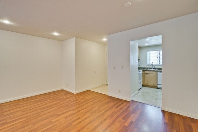Building Photo - 2201 Monroe #505