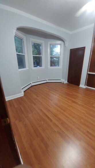Building Photo - 256 Bowers St