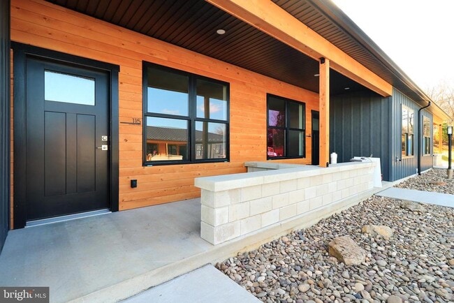 Building Photo - 105 Elly Dr