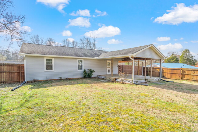 Building Photo - 331 Sarvis Dr