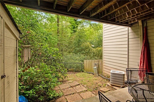 Building Photo - 1467 Monroe Dr NE