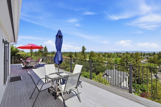 Building Photo - 531 Upland Rd