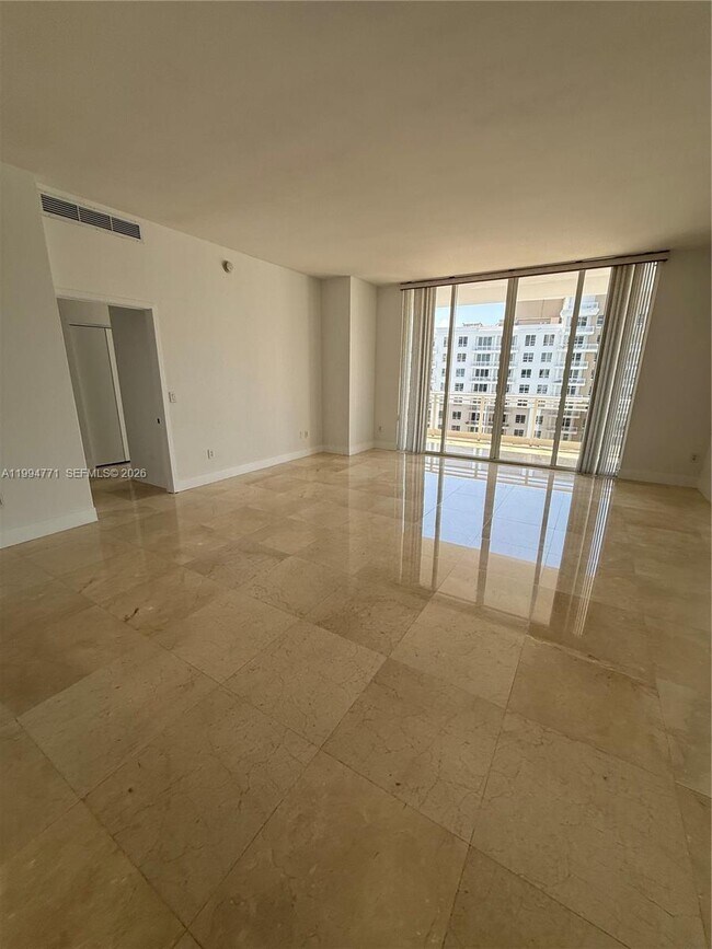 Building Photo - 901 Brickell Key Blvd