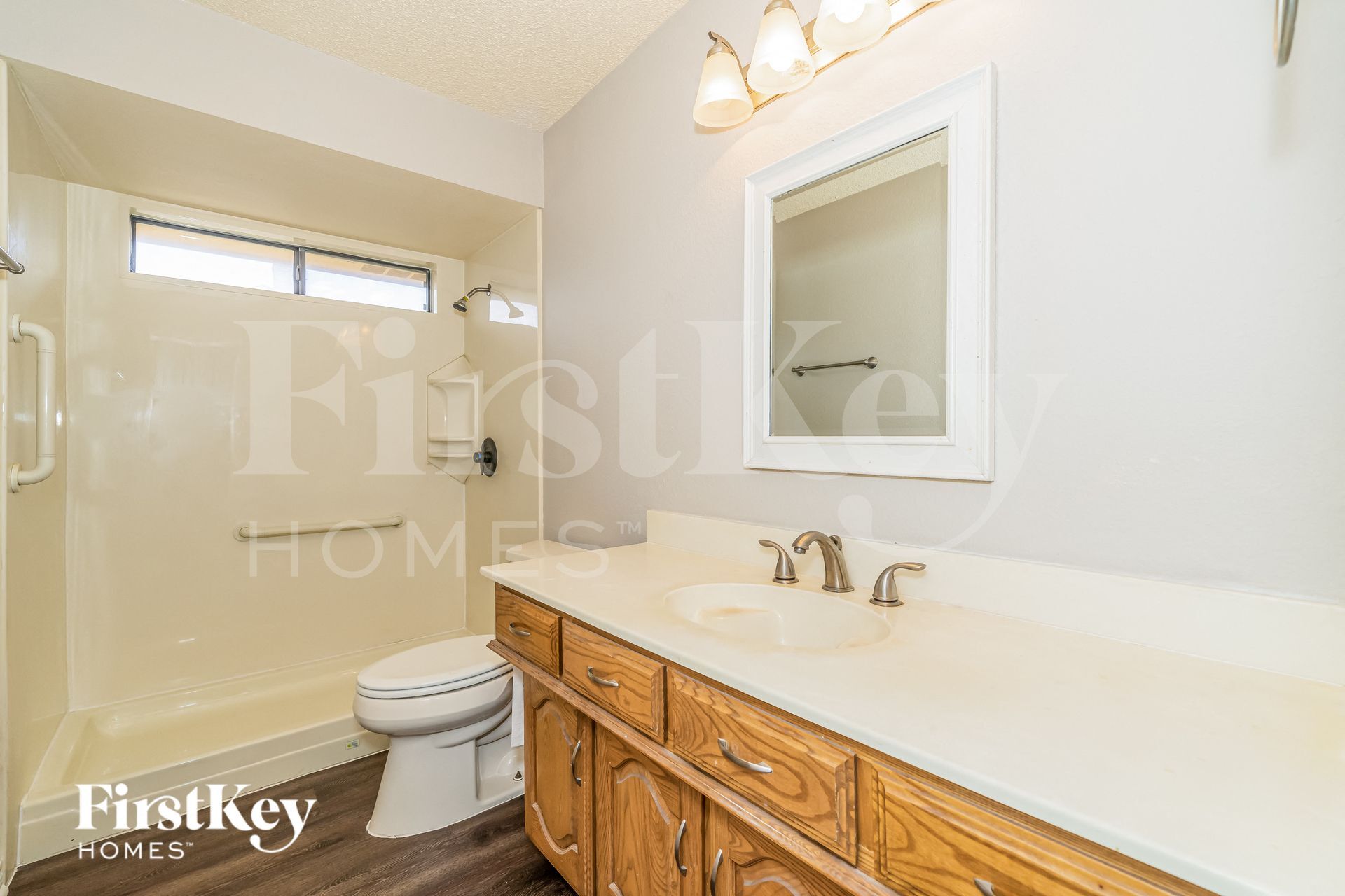 Building Photo - 700 Robin Meadow Dr