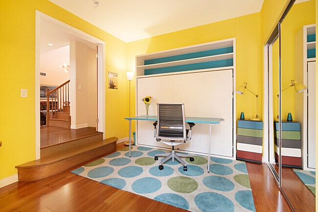 Building Photo - 14061 Mercado Dr