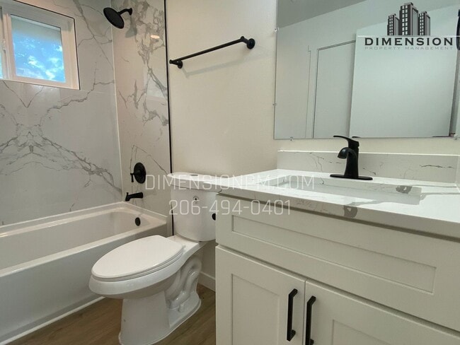 Building Photo - Modern Remodel – 4 Bed, 2 Bath Home in Pri...