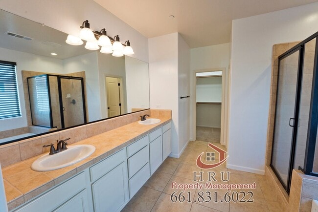 Building Photo - Highgate Community 3 bedroom -2 bath