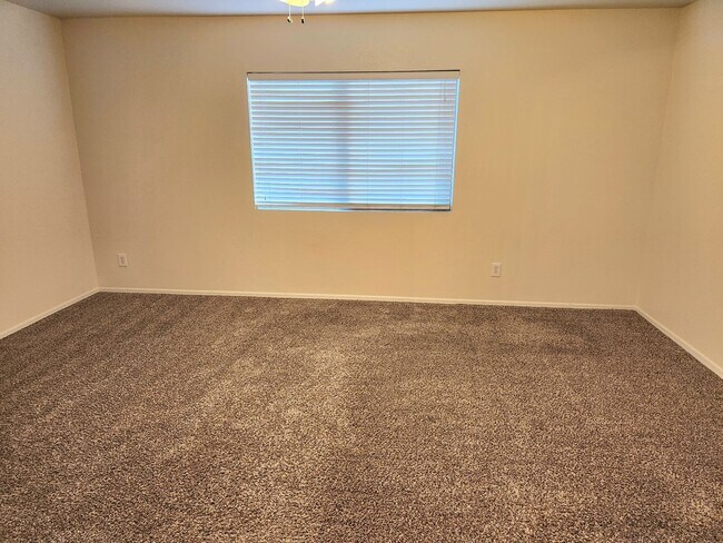 Building Photo - Rental Home Available in Surprise!