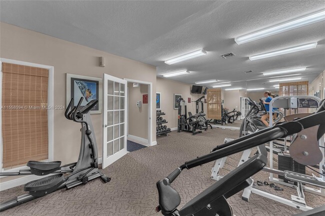 Building Photo - 1235 SW 46th Ave