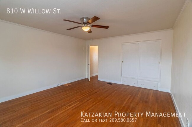 Building Photo - Large 2-Story 1-Bedroom 1.5 Bath Midtown T...