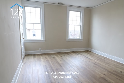 Building Photo - Spacious 3BR Apartment with Central Air, Off-Street Parking & Minutes to Downtown Lynchburg