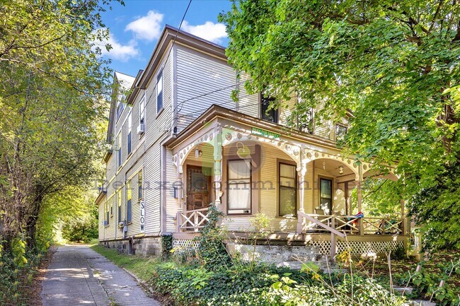 Primary Photo - 410 Eastern Ave SE
