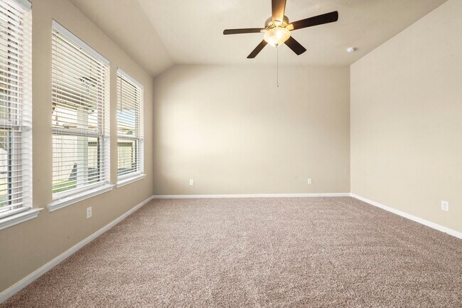 Building Photo - 3835 Raintree Village Dr