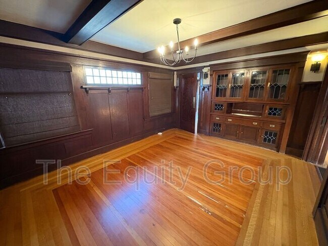 Building Photo - 820 S Court St