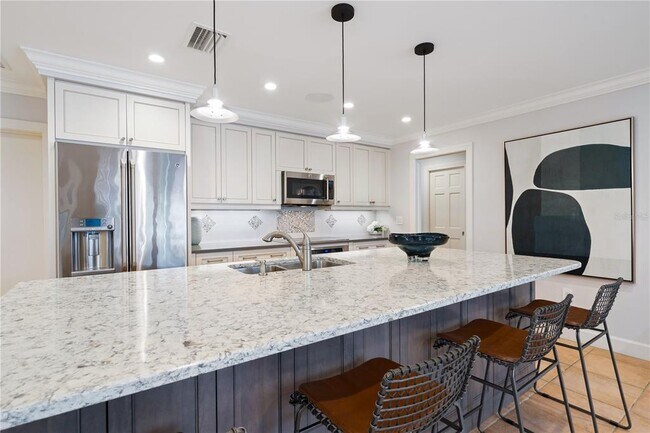 Building Photo - 606 Owl Way