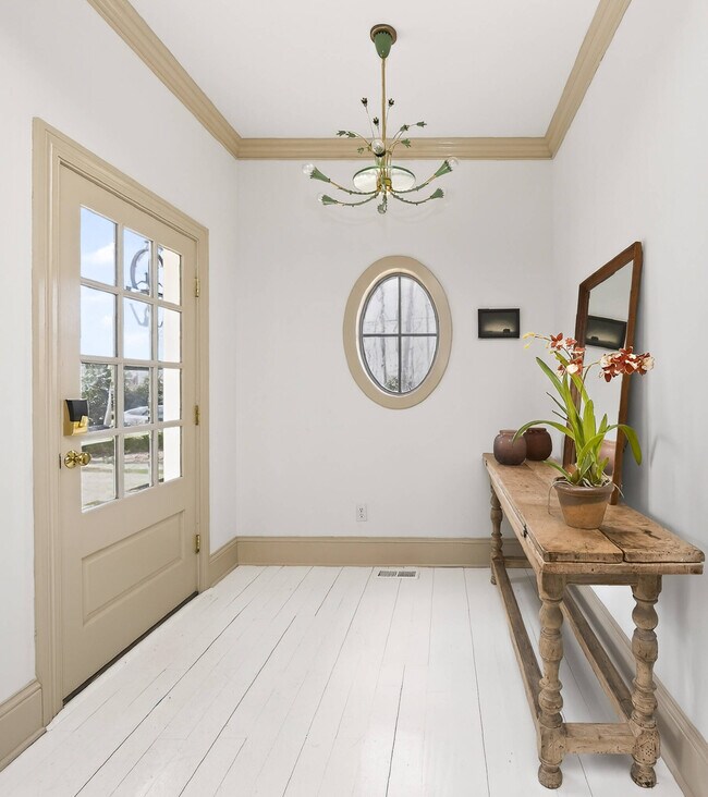 Building Photo - 147 Wainscott Harbor Rd