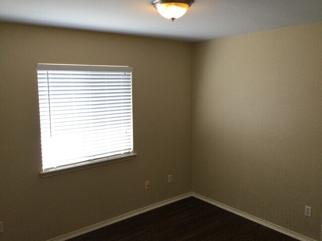 Building Photo - 5589 Hunters Bend Ln