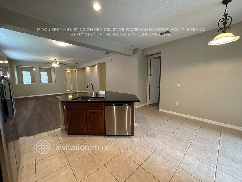 Building Photo - 610 Fiorella Ct