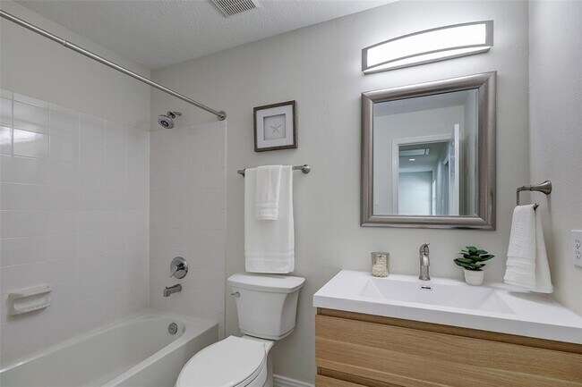 Building Photo - 43 S Avonlea Cir