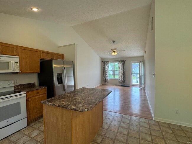 Building Photo - 7792 Sandalwood Dr