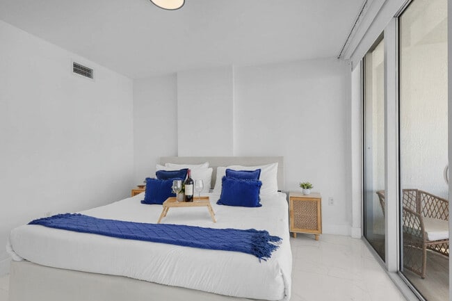 Building Photo - 6620 Indian Creek Dr