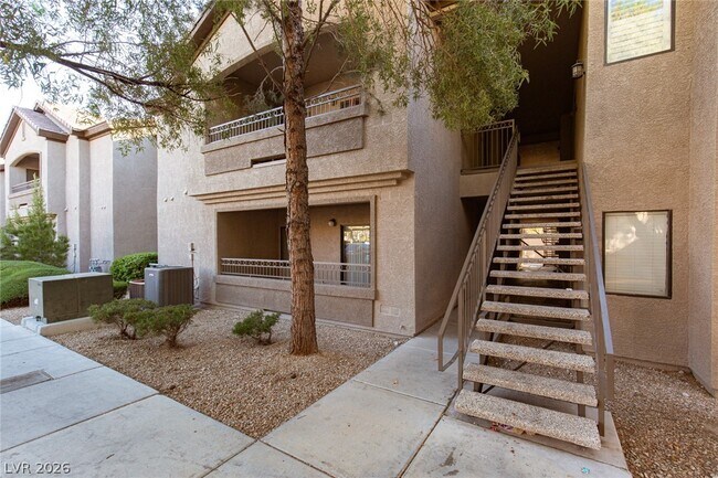 Building Photo - 8250 N Grand Canyon Dr