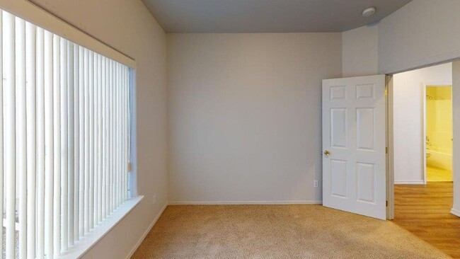 Building Photo - 1372 SE Newgate Dr