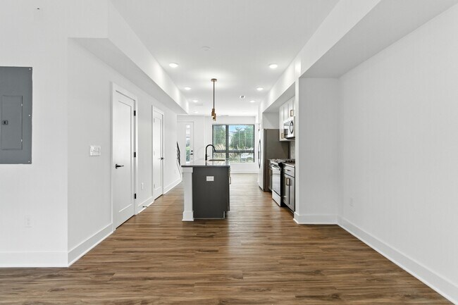 Building Photo - 1106 Oak St