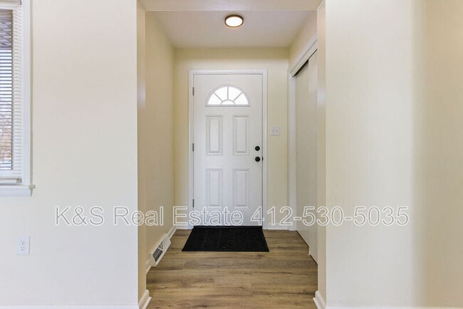 Building Photo - 1020 Grove St