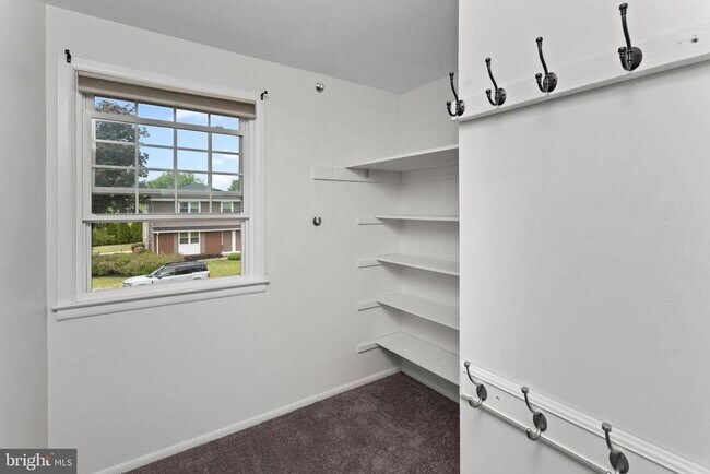 Building Photo - 295 Lander Dr