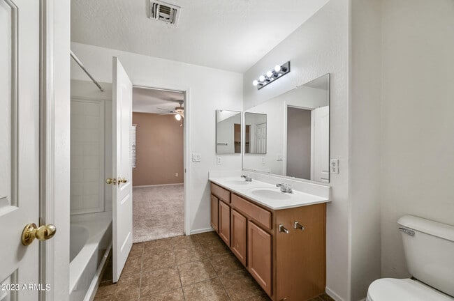 Building Photo - 7026 Cesar St