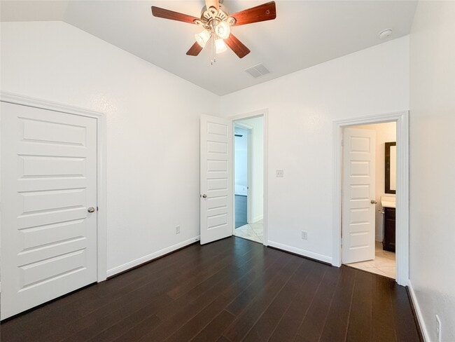 Building Photo - 18126 Golden Falls Ln
